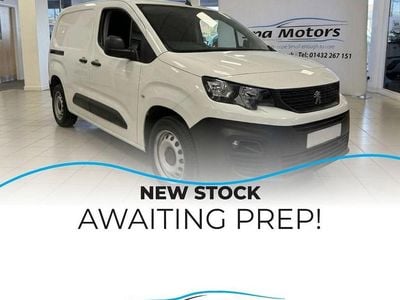 Used Peugeot Partner Premium 2023 White MPV