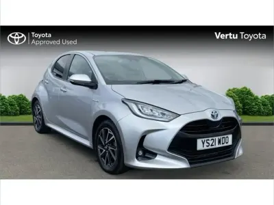 Used Toyota Yaris Design 116 HP (85 kW) 2021 Silver Hatchback