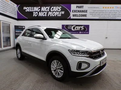 Begagnad VW T-Roc Life 150 HK (110 kW) 2023 Vit SUV