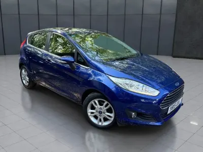 Second-hand Ford Fiesta Zetec 75 CP (55 kW) 2015 Albastru Hatchback