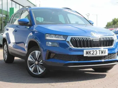 Gebraucht Skoda Karoq SE Drive 147 PS (108 kW) 2023 Blau SUV