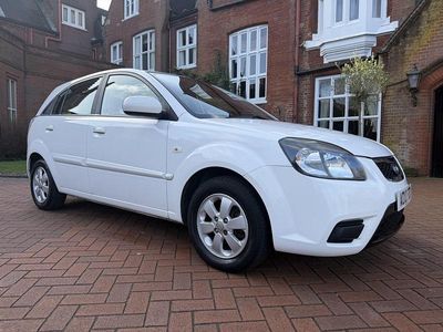 Used Kia Rio 95 HP (69 kW) 2010 White Hatchback