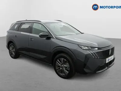 Usado Peugeot 5008 Allure 145 HP (106 kW) 2025 Cinzento SUV