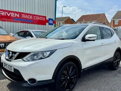 Used Nissan Qashqai Tekna 110 HP (80 kW) 2015 White SUV
