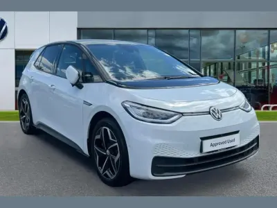 Used VW ID.3 Pro 150 kW (204 HP) 2023 Glacier white metallic black Hatchback