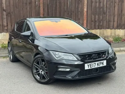 Begagnad Seat Leon FR 2017 Svart Halvkombi