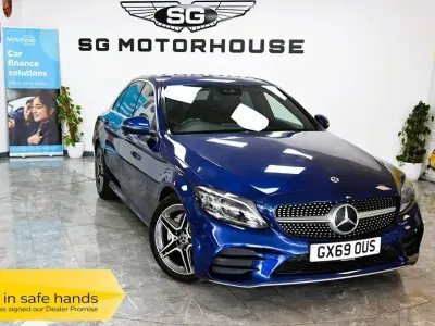 Usado Mercedes C200 AMG line 2019 Azul Berlina