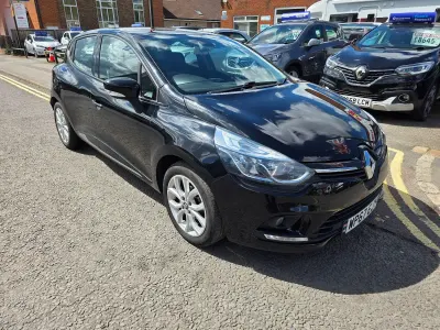 Used Renault Clio Dynamique 90 HP (66 kW) 2017 Black Hatchback