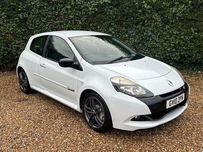 White Used 2010 Renault Clio II Hatchback | £5,999 (Fair price)