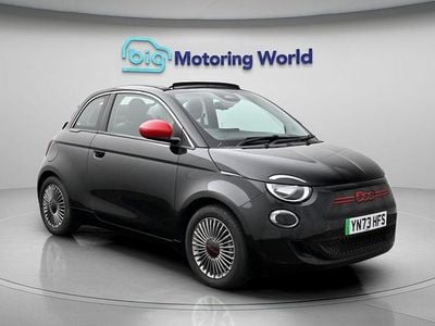 Second-hand Fiat 500e Red 86 kW (118 CP) 2024 Negru Cabrio