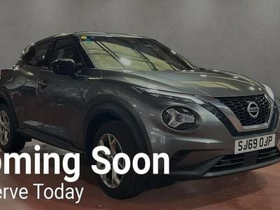 Używany Nissan Juke Acenta 117 KM (86 kW) 2019 Szary SUV
