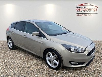 Używany Ford Focus Zetec 120 KM (88 kW) 2015 Srebrny Hatchback