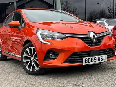 Used Renault Clio V Iconic 101 HP (74 kW) 2020 Hatchback