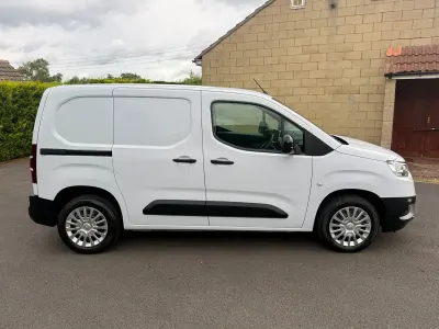 Used Toyota Proace 120 HP (88 kW) 2022 White MPV