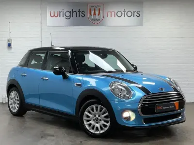 Usado Mini Cooper Hatch 2015 Azul Utilitario
