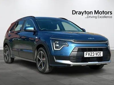 Gebraucht Kia Niro 139 PS (102 kW) 2023 Blau SUV