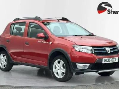 Used Dacia Sandero Lauréate 90 HP (66 kW) 2015 Red Hatchback