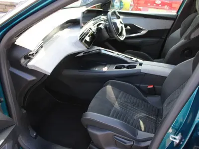 Occasion Peugeot e-3008 GT 152 kW (207 ch) 2024 Bleue SUV