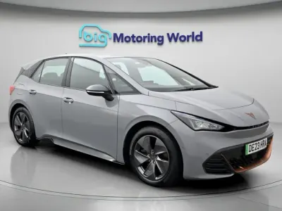 Usado Cupra Born 150 kW (204 CV) 2023 Gris Utilitario