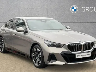 Begagnad BMW 520 M Sport 208 HK (152 kW) 2024 Grå Sedan