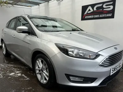 Used Ford Focus Zetec 125 HP (91 kW) 2016 Multicolour Hatchback