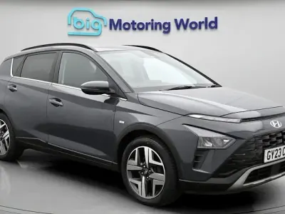 Usado Hyundai Bayon Premium 101 HP (74 kW) 2023 Cinzento SUV
