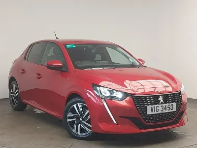 Używany Peugeot 208 Allure Premium 100 KM (73 kW) 2021 Czerwony Hatchback