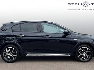 Begagnad Fiat Tipo Cross 128 HK (94 kW) 2023 Svart Halvkombi