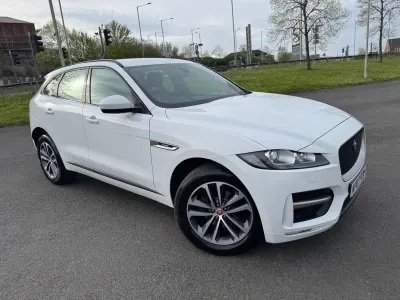 Begagnad Jaguar F-Pace R-Sport 180 HK (132 kW) 2017 Vit SUV