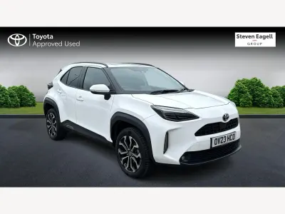 Used Toyota Yaris Hybrid Design 2023 White Hatchback