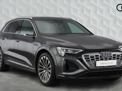Usado Audi Q8 e-tron S-Line 250 kW (340 HP) 2024 Cinzento SUV