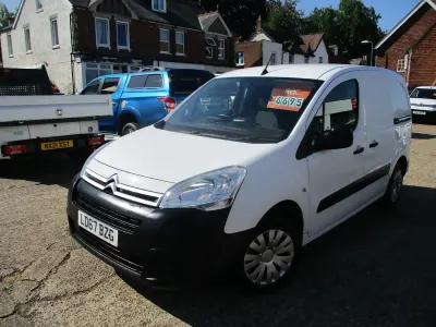 Used Citroën Berlingo 75 HP (55 kW) 2017 White MPV