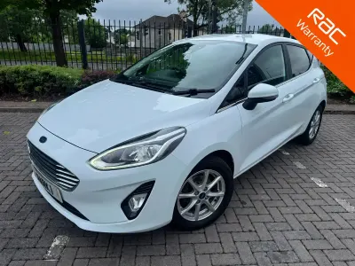 Used Ford Fiesta Zetec 100 HP (73 kW) 2018 White Hatchback