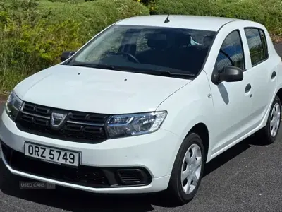 Used Dacia Sandero Essentiel 90 HP (66 kW) 2018 White Hatchback