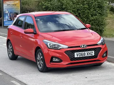 Used Hyundai i20 SE 100 HP (73 kW) 2018 Red Hatchback