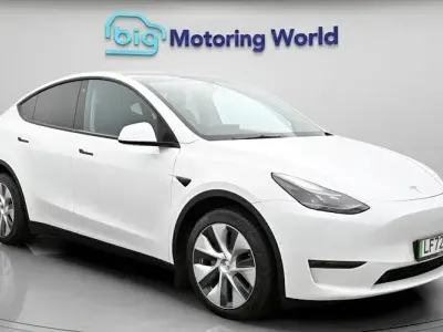 Begagnad Tesla Model Y Long Range AWD 286 kW (389 HK) 2025 SUV