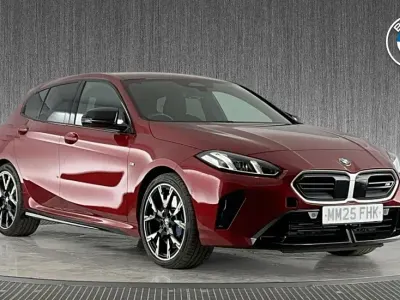 Używany BMW M135 Shadowline 296 KM (217 kW) 2025 Czerwony Hatchback