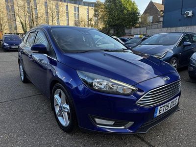 Begagnad Ford Focus Titanium 182 HK (133 kW) 2015 Blå Kombi