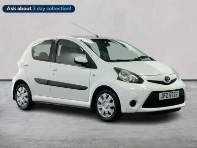Used Toyota Aygo 67 HP (49 kW) 2012 White Hatchback