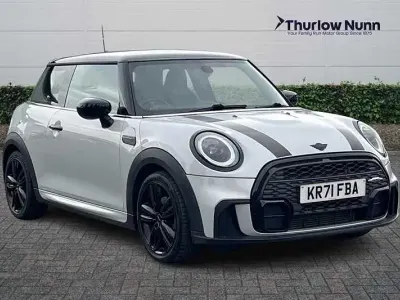 Usado Mini Cooper Hatch 136 HP (100 kW) 2021 Prateado Citadino