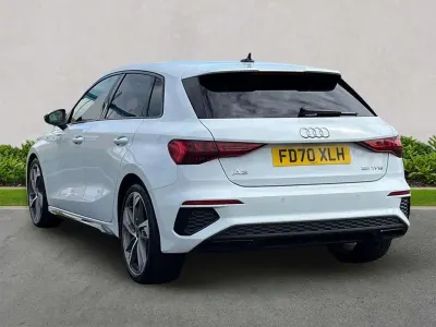 Begagnad Audi A3 Advanced 147 HK (108 kW) 2020 Vit Sedan