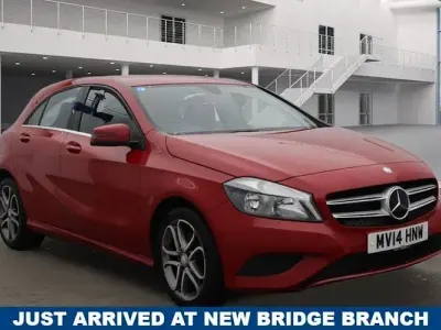 Used Mercedes A180 122 HP (89 kW) 2013 Red Hatchback