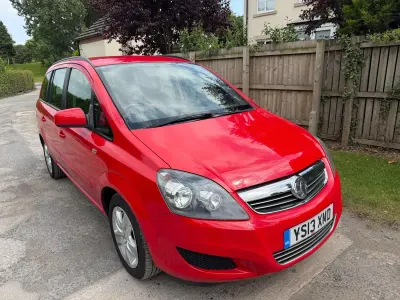 Used Vauxhall Zafira 115 HP (84 kW) 2013 Red MPV