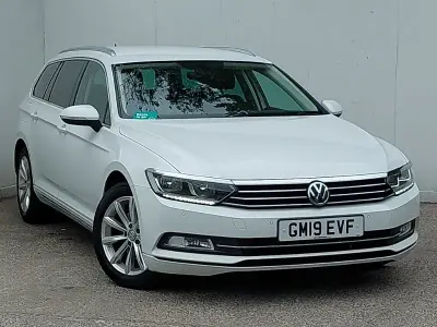 Usado VW Passat Business 150 HP (110 kW) 2019 Branco Carrinha