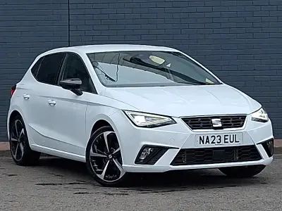 Używany Seat Ibiza FR Sport 110 KM (80 kW) 2023 Biały Hatchback