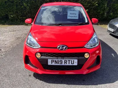 Usado Hyundai i10 SE 87 HP (63 kW) 2019 Vermelho Citadino