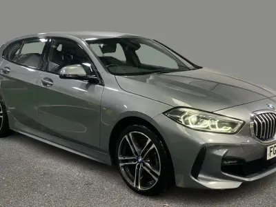 Usado BMW 118 M Sport 136 CV (100 kW) 2023 Gris Utilitario