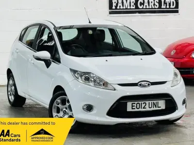 Used Ford Fiesta Zetec 96 HP (70 kW) 2012 White Hatchback