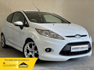 Usado Ford Fiesta Zetec 118 HP (86 kW) 2010 Branco Citadino