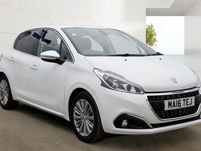 Used Peugeot 208 Allure 82 HP (60 kW) 2016 White Hatchback